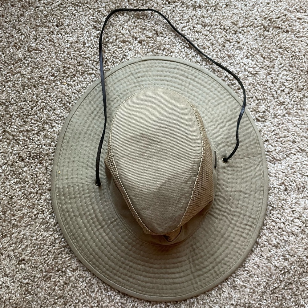 Field & Steam cargo shade hat with leather strap | size large